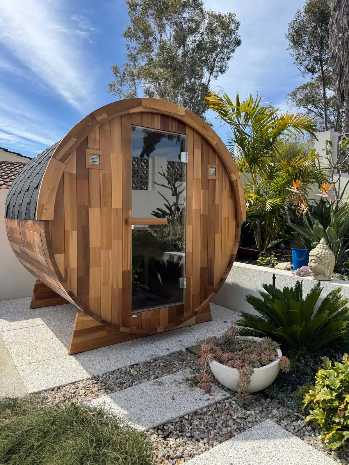 OUTDOOR CEDAR 6 PERSON TRADITIONAL BARREL SAUNA Rejuvenex