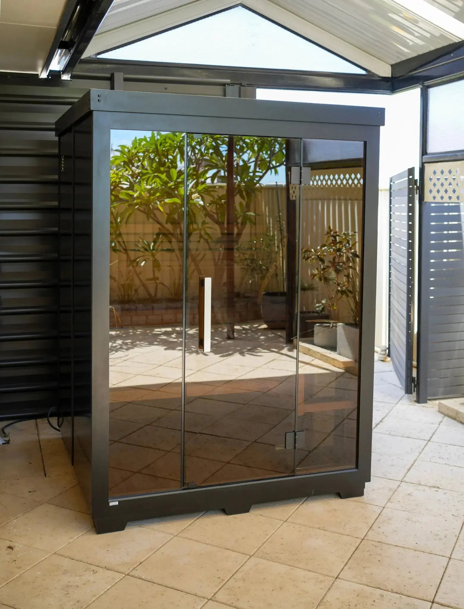 OUTDOOR TRADITIONAL 3-4 PERSON SAUNA Rejuvenex
