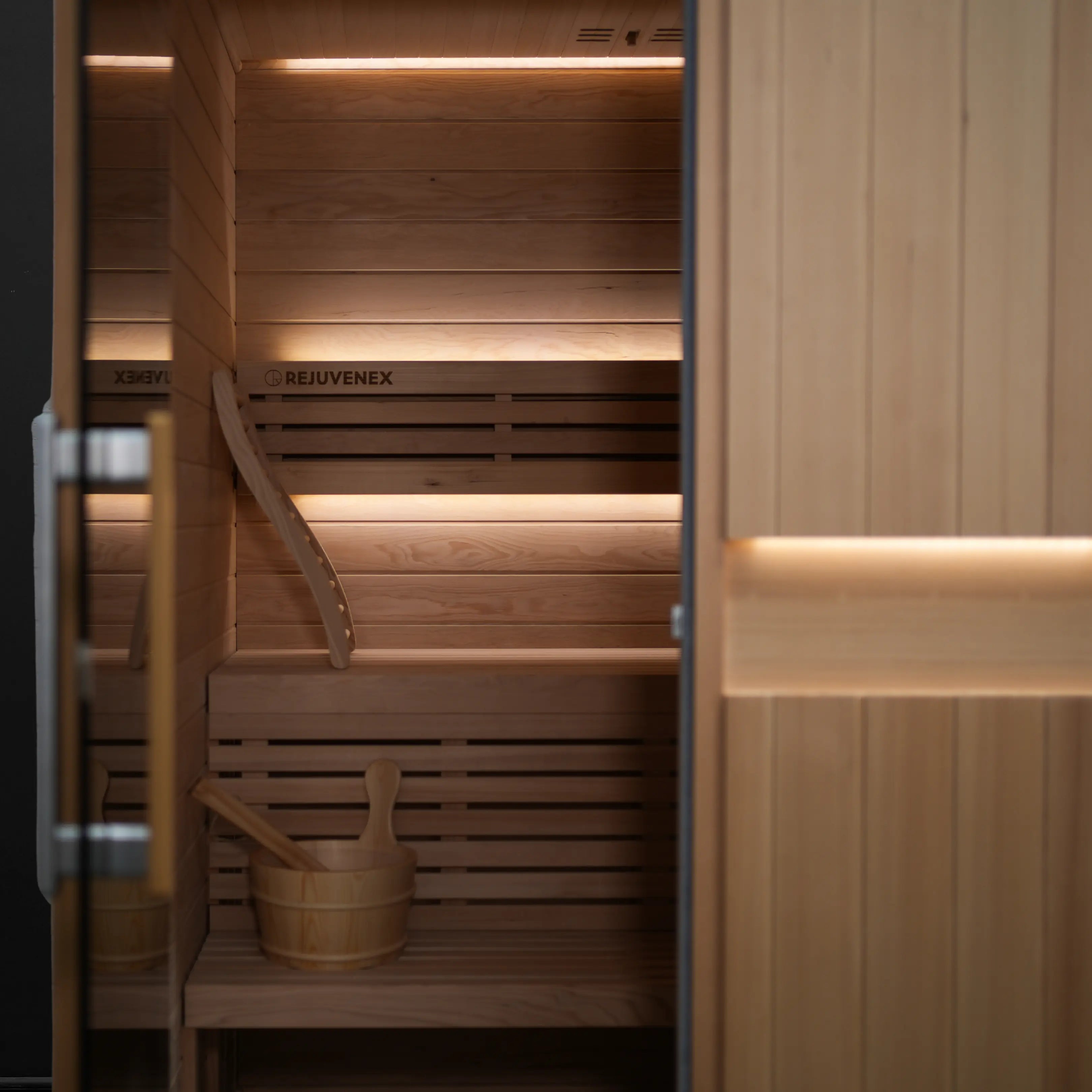 REJUVENEX TRADITIONAL 3-4 PERSON SAUNA Rejuvenex