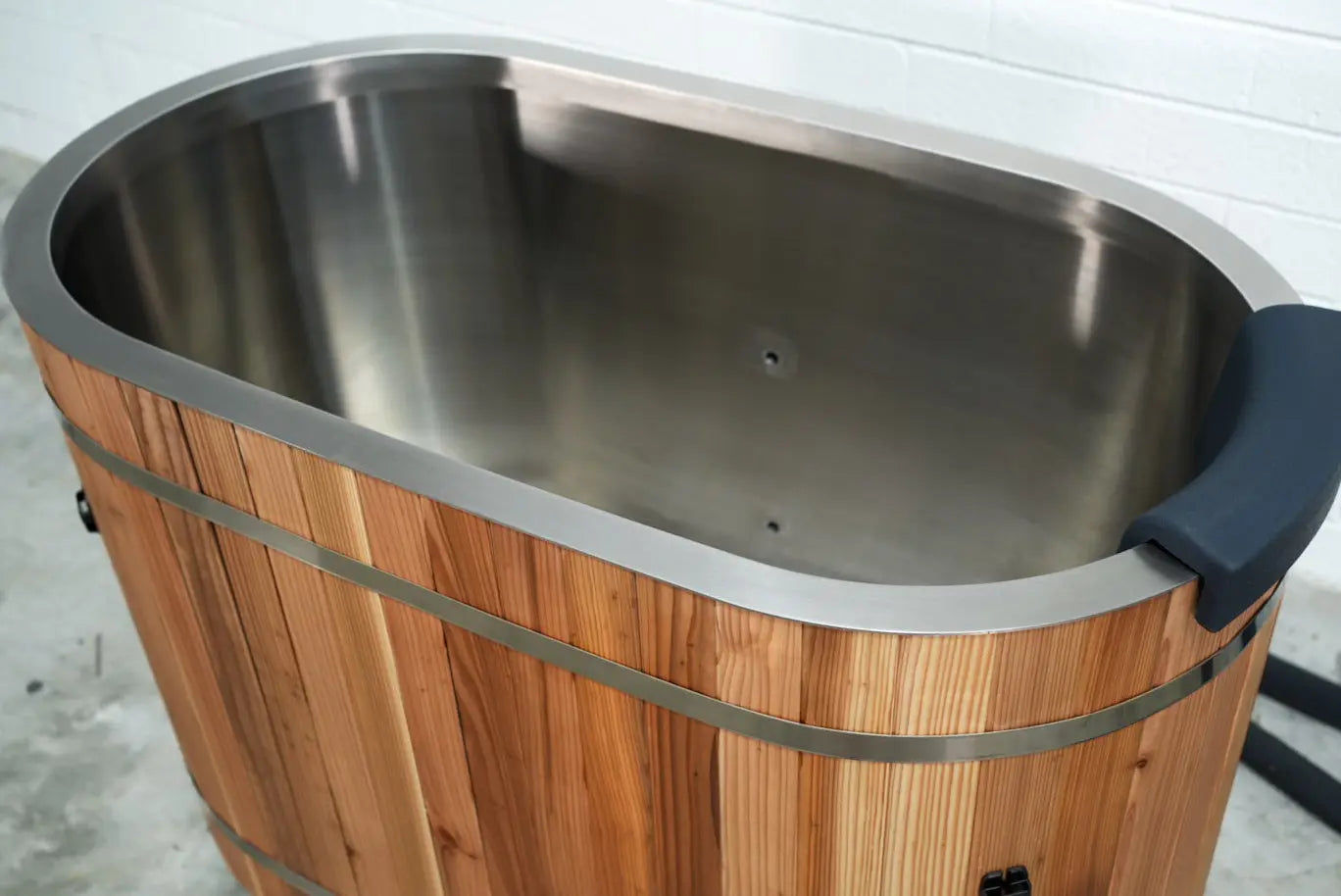 Redwood solo Ice Bath Rejuvenex